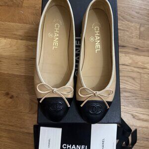 Chanel Ballerina Flats – Beige & Black Leather size 37.5